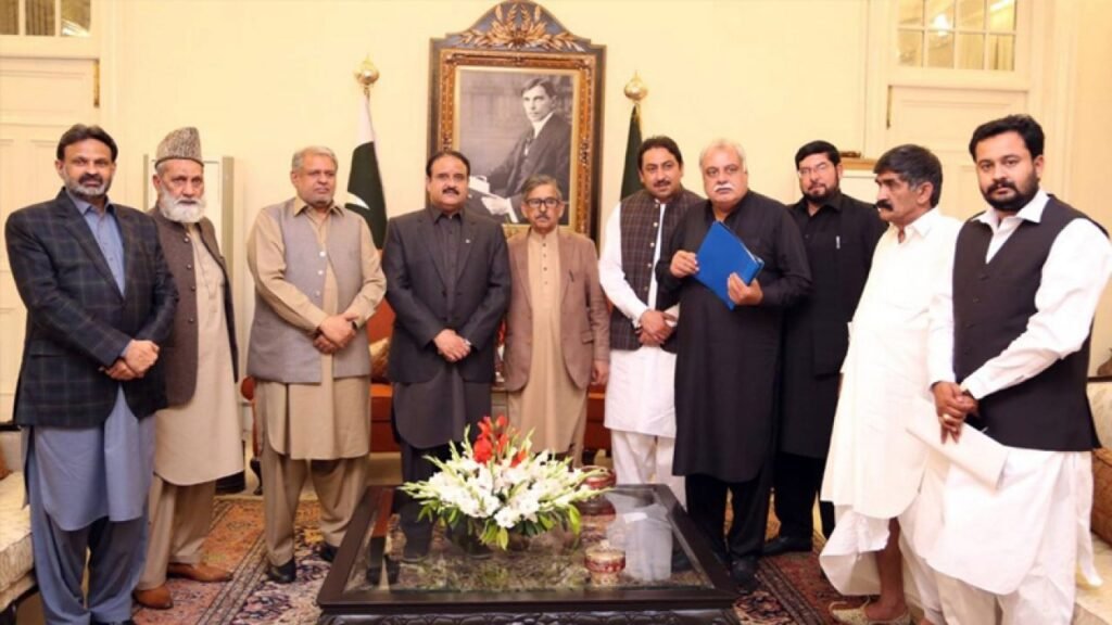 PML-N expels five MPAs for meeting Buzdar