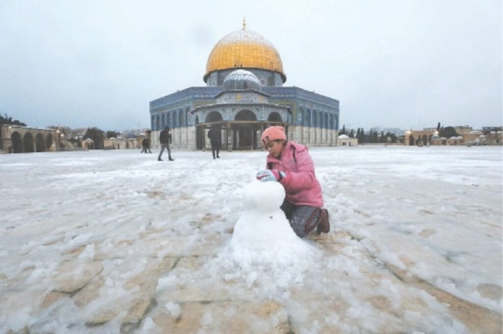 Snow covers sites holy to Islam, Judaism, Christianity in Jerusalem