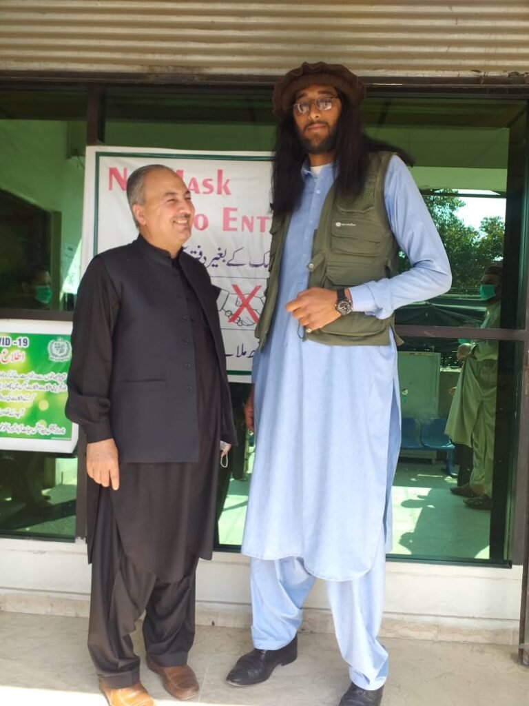 7 feet 3 inches Yaroo – the tallest person in Pakistan