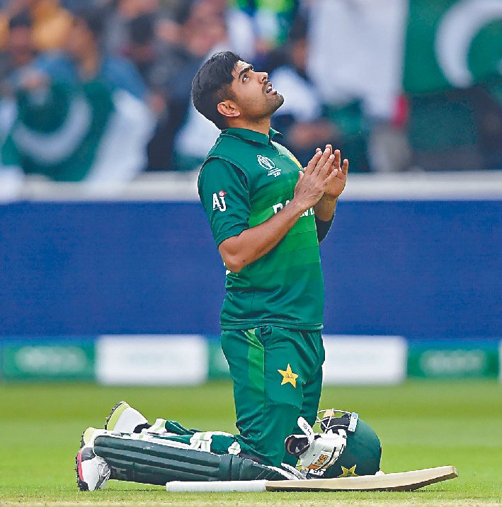 Pak Captain Babar azam Beats Indian Captain Virat Kohli Without a Match & Assures None of His Match