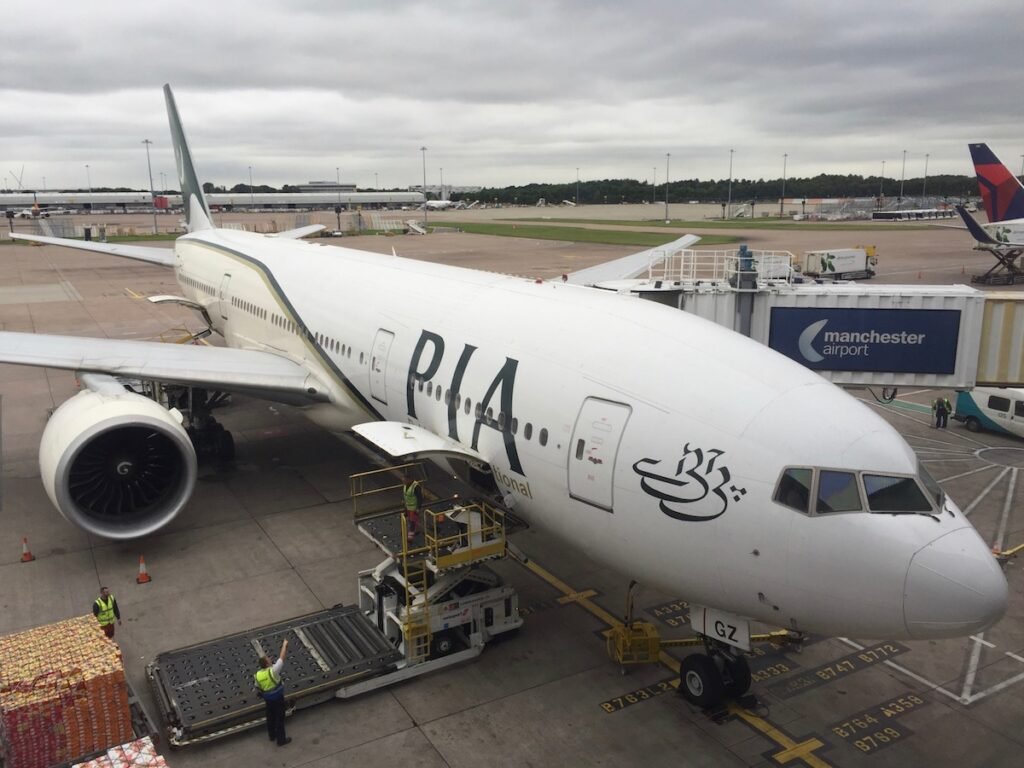If PIA Has to Fly It Should Sink: Rs457bn govt. Pkg to save it from sinking