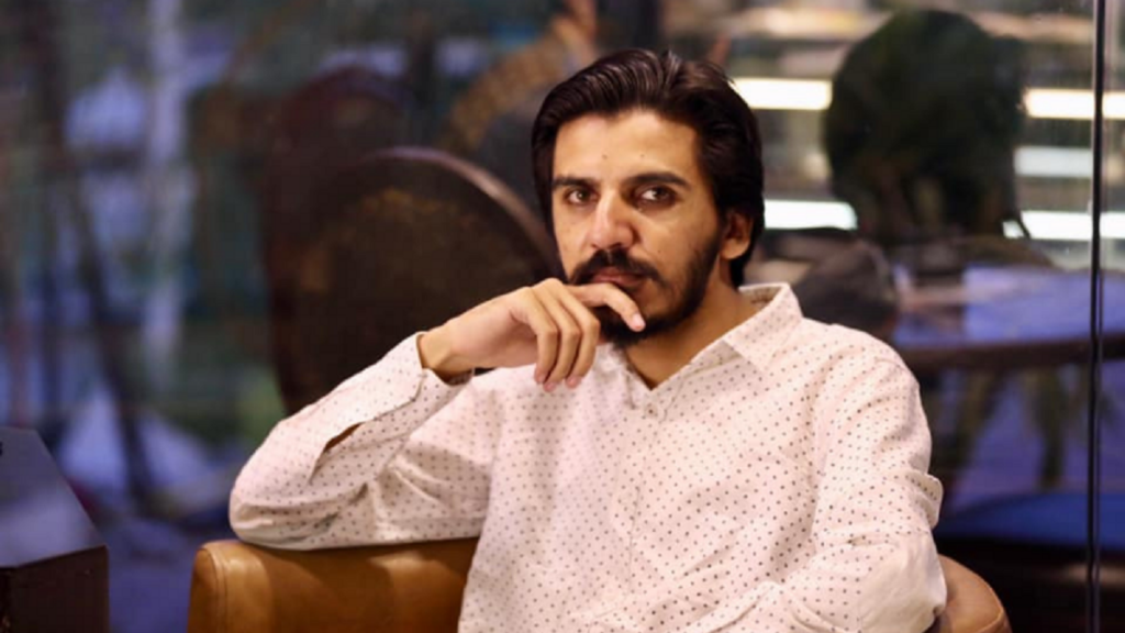 The Perils of Being a Journalist- U Urself has To Protect Urself: : ISI ‘totally disassociates’ itself from the attack on journalist