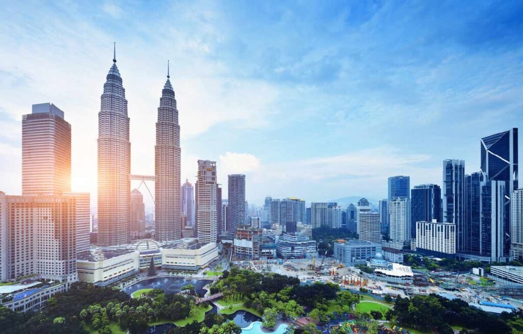 Malaysia launches a one-year Golden Visa for investors and entrepreneurs, offering flexible entry, no minimum investment, and easy business access.