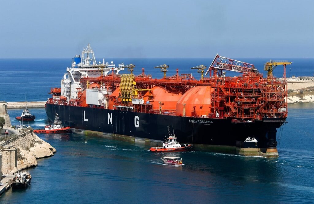 Royal Friends in High Places with Money: Pakistan gets $4.5bn facility for oil, LNG imports from IDB Group