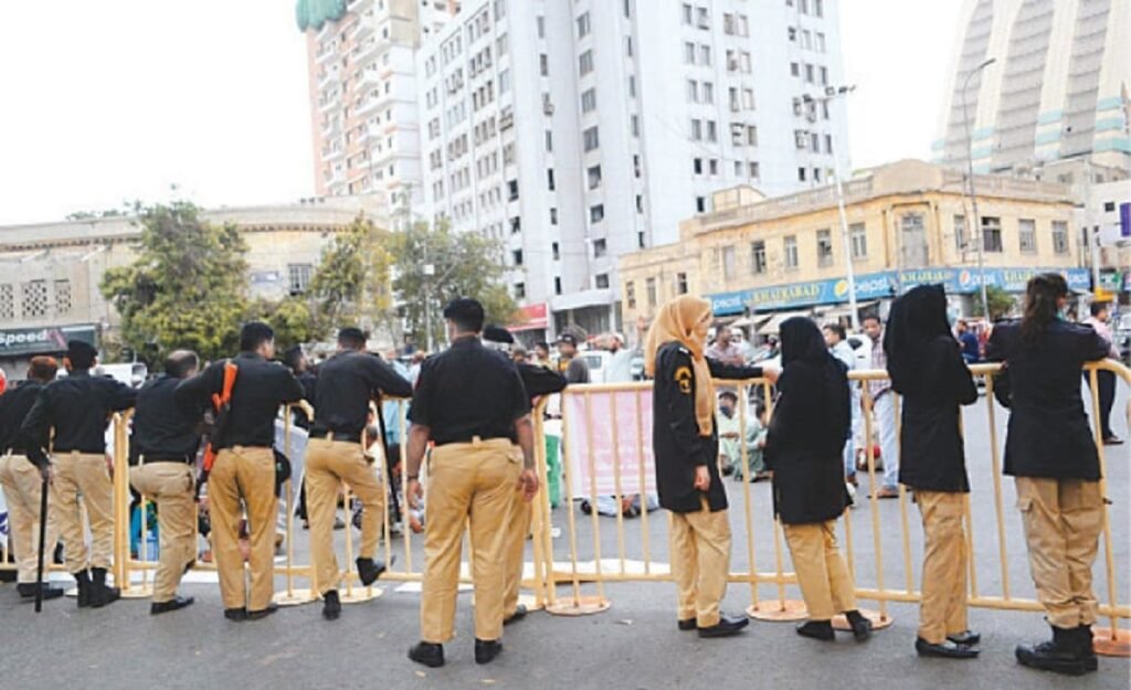 Uncommon Grounds: Not an inch of railways’ land in Sindh will be allowed to be sold, rules CJP