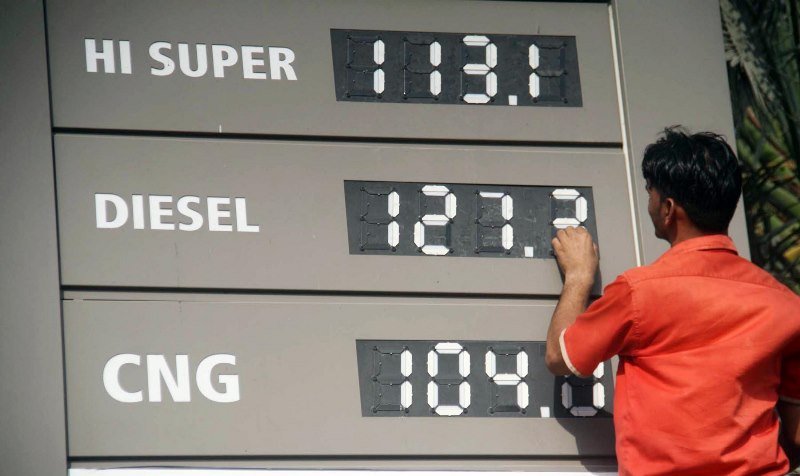 Price of petrol in Pakistan raised by Rs1.71 per litre starting August 1