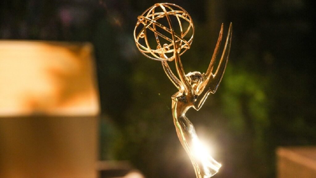 Covid worries send Emmy Awards to show outdoors