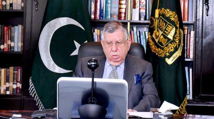 LNG crisis: Shaukat Tarin blames delayed decisions on fear of NAB