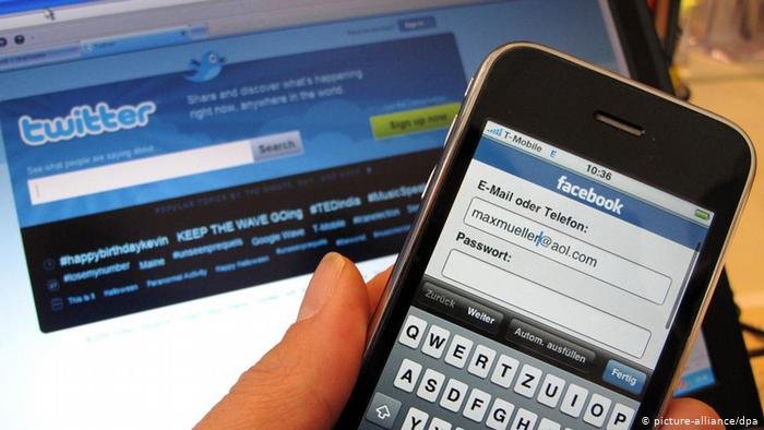 Despite ban Taliban using WhatsApp and Facebook in afghanistan