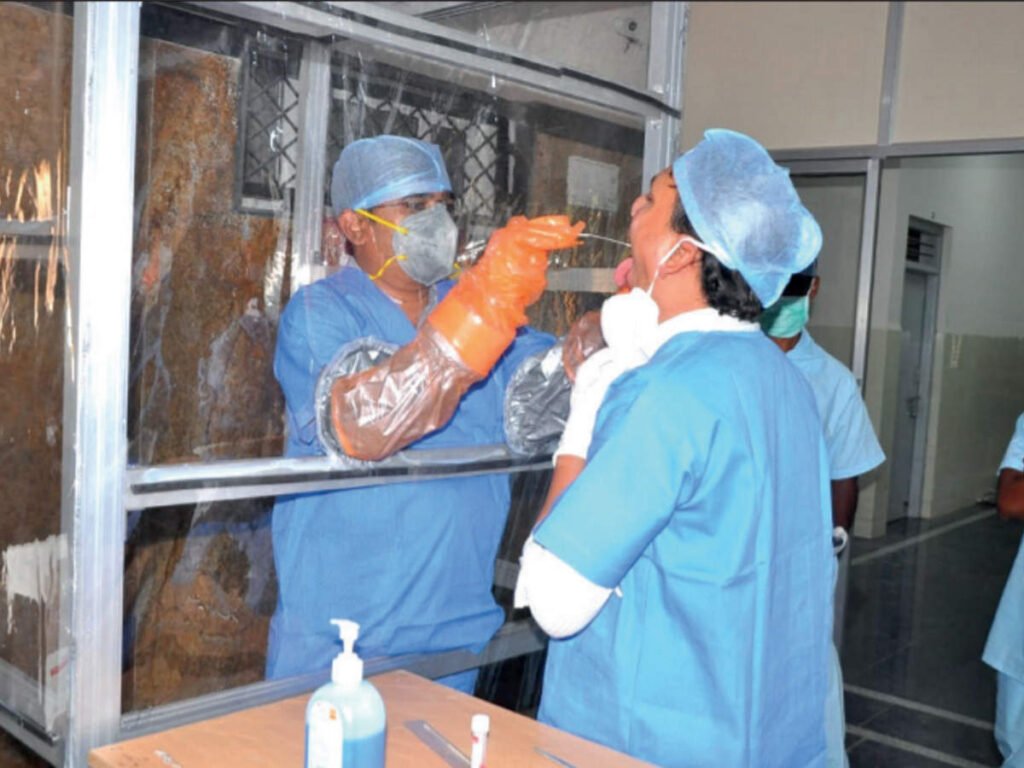 Pakistan’s fourth COVID-19 wave weakens as country records decline in positivity rate, active cases