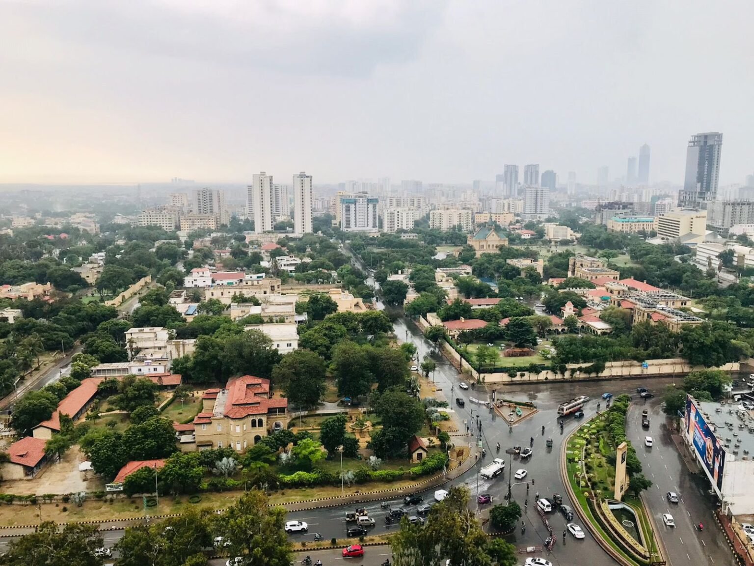 Heavy rainfall in Karachi inundates roads, triggers power outages
