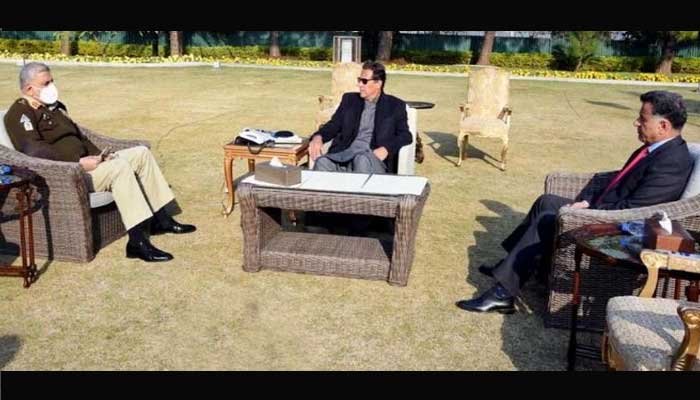 PM Imran Khan meets army, intelligence chiefs