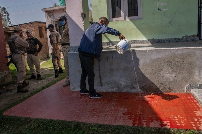 2 kashmiri teachers shot dead in srinagar