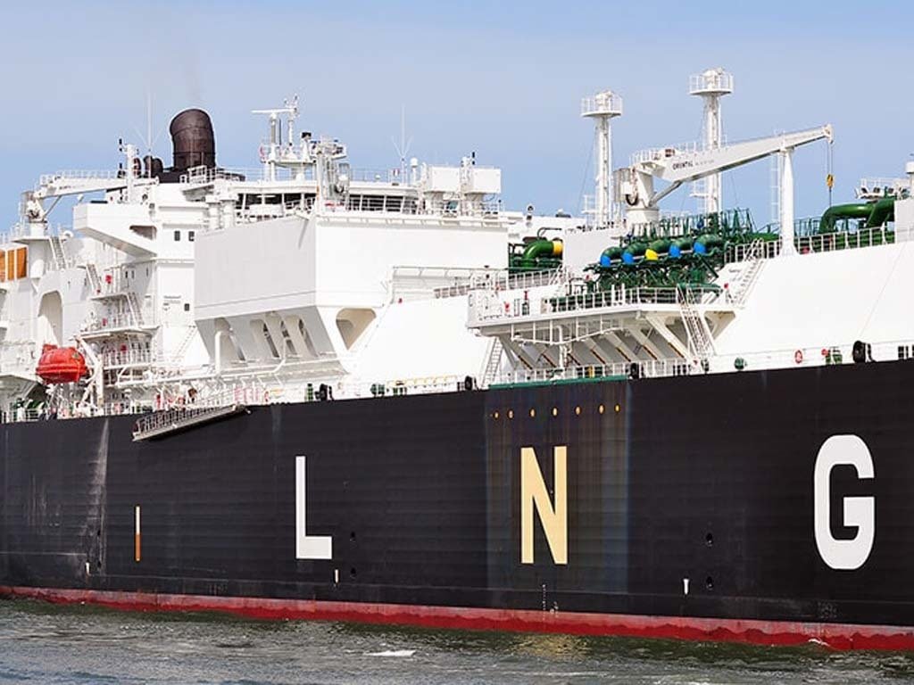 LNG replaces oil