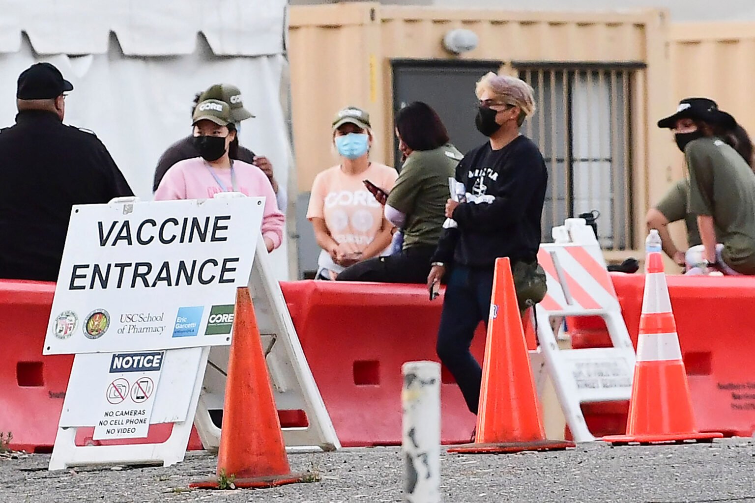 france alerts its people about record high covid cases due to omicron variant