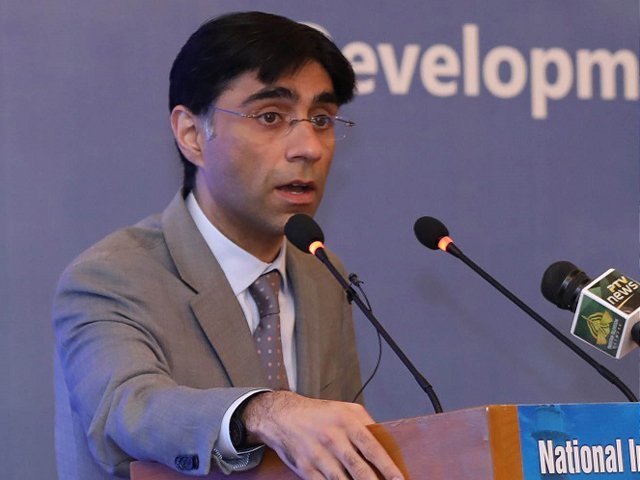 ‘Wait-and-see approach’ on Afghanistan tantamount to world abandoning it: Moeed