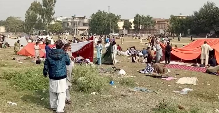 TLP protesters clear GT road, but maintain sit-in in wazirabad awaiting release of saad rizvi