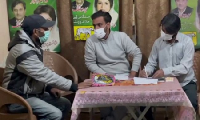 PPP, PML(N) blame each other for buying votes in NA-133: ECP orders arrest of vote-buyers seen in video