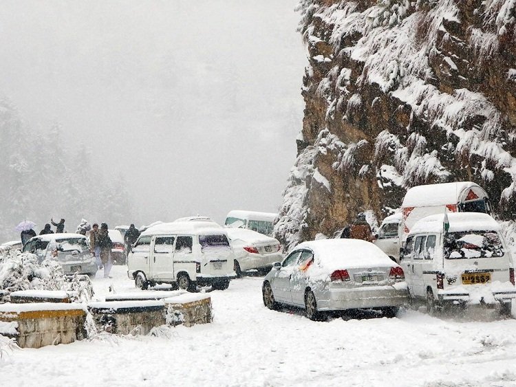 Murree: Government lifts ban on tourist entrance, Snowfall Expected