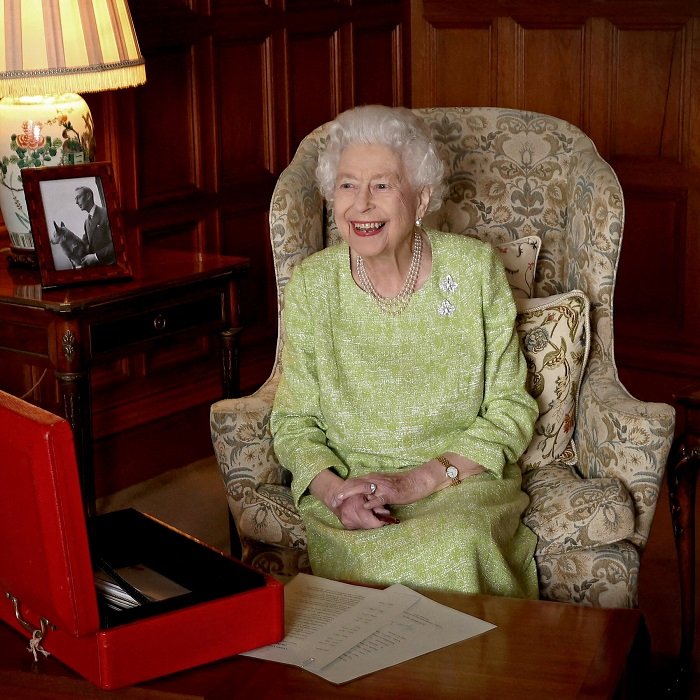 Queen Elizabeth II dies at 96, ending an era for Britain