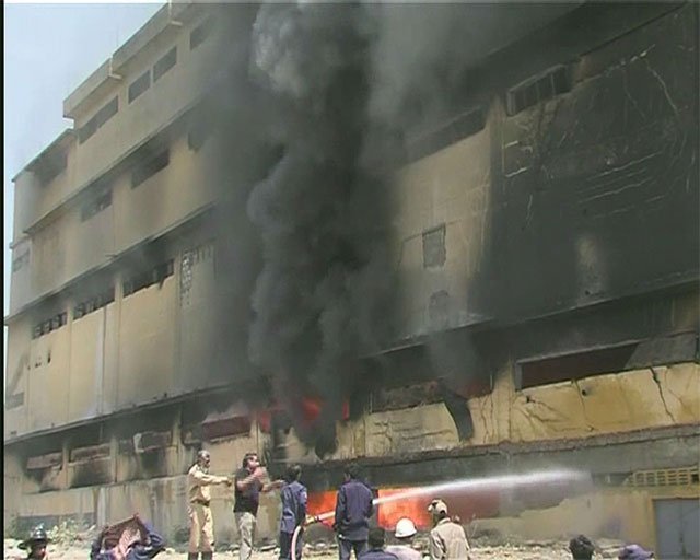 Massive Fire Breakouts in major IT business centre in Karachi