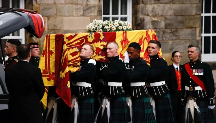 Queen Elizabeth II’s coffin arrived in the Scottish capital Edinburg