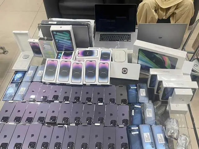 IIA: Pakistan Customs Seize over 100 Smuggled iPhone 14, MacBooks worth over Rs50 million