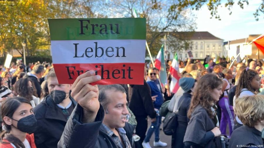 Germany considering banning deportations to Iran