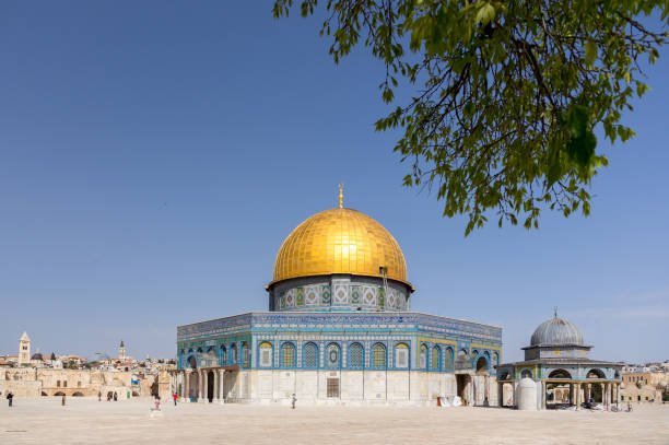 Pakistan & 7 Muslim Nations Slam Israel’s Al-Aqsa Closure