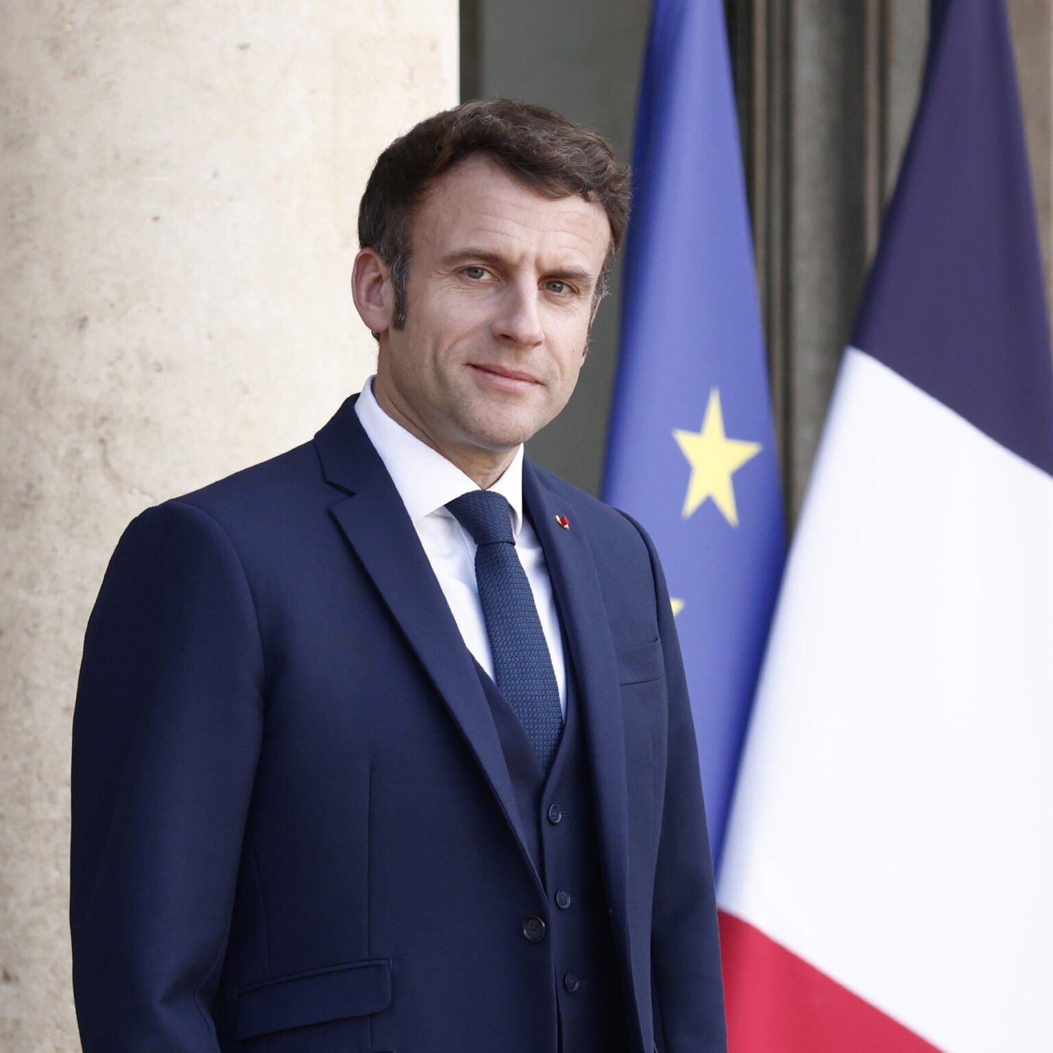 Emmanuel Macron reappoints PM Sébastien Lecornu and unveils a new cabinet as France faces political tensions and budget deadlines.