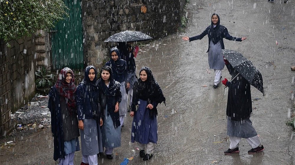 Schools reopen in Punjab after winter break amid cold wave