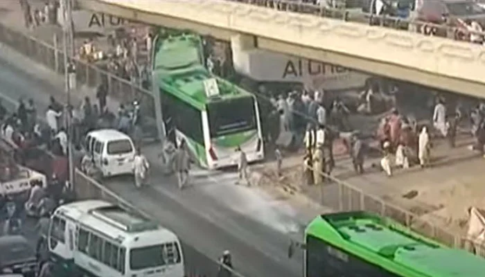 Green Line bus crashes in Karachi to save wandering child