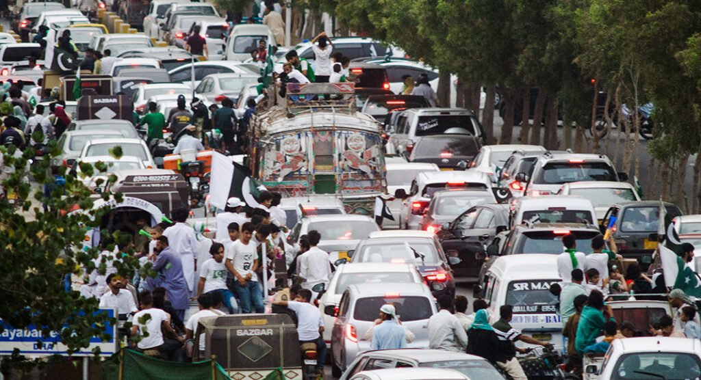 Pakistan’s Road Safety Crisis, Urgent Action Needed: News Analysis Karachi motorists condemn e-challan drive, saying government ignores poor road conditions and rising traffic issues while imposing heavy fines.