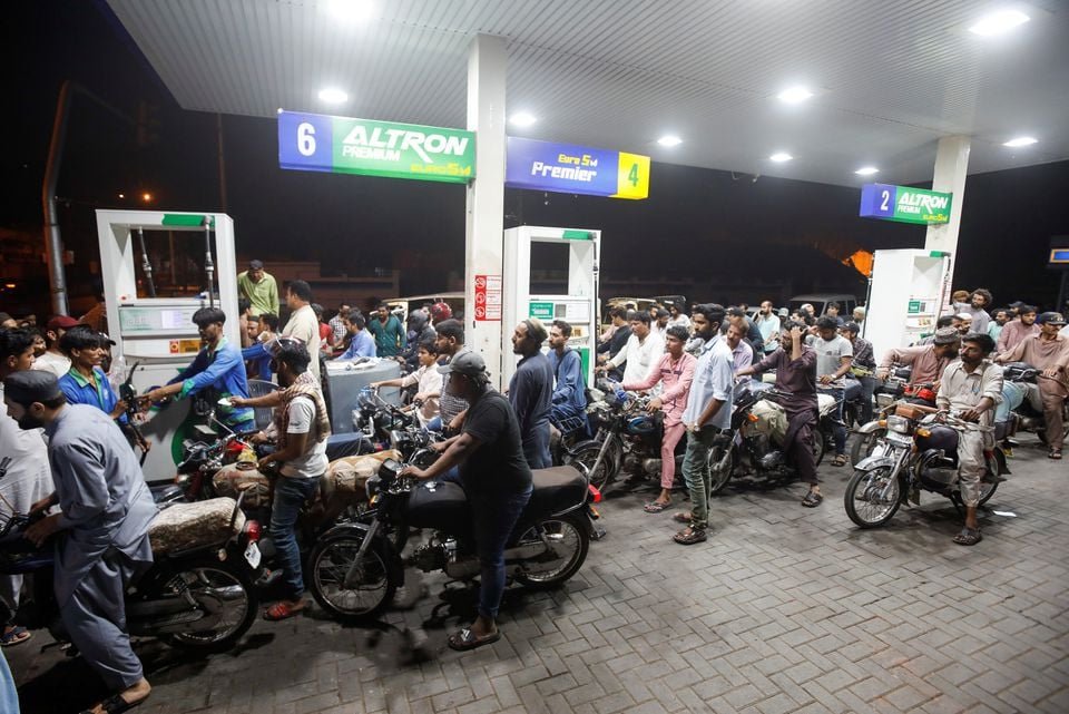 Price of petrol, diesel may increase by Rs32 per litre from Feb 16