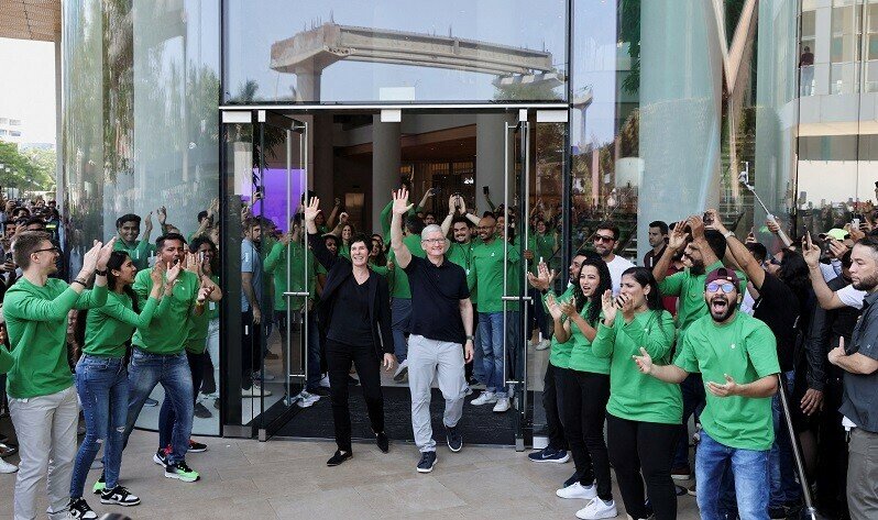 Apple’s First Retail Store Launch in India Draws Huge Crowds as CEO Tim Cook Takes Selfies with Fans