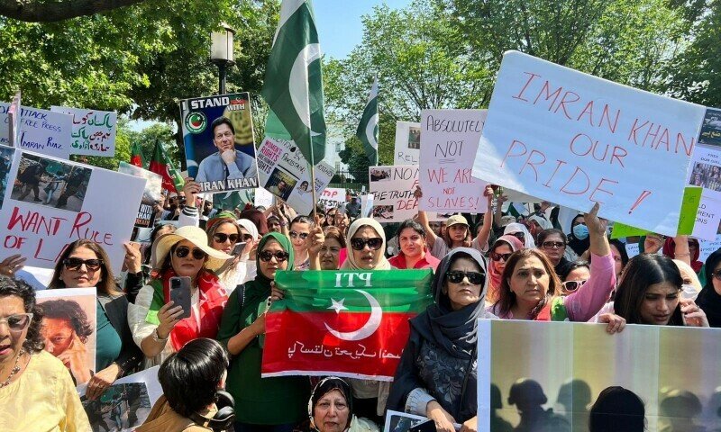 Imran Khan Warns of Election Delay, PTI Supporters Protest Outside White House