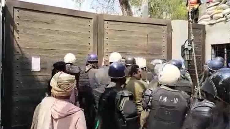 About 400 policemen and female cops will participate in the search operation.