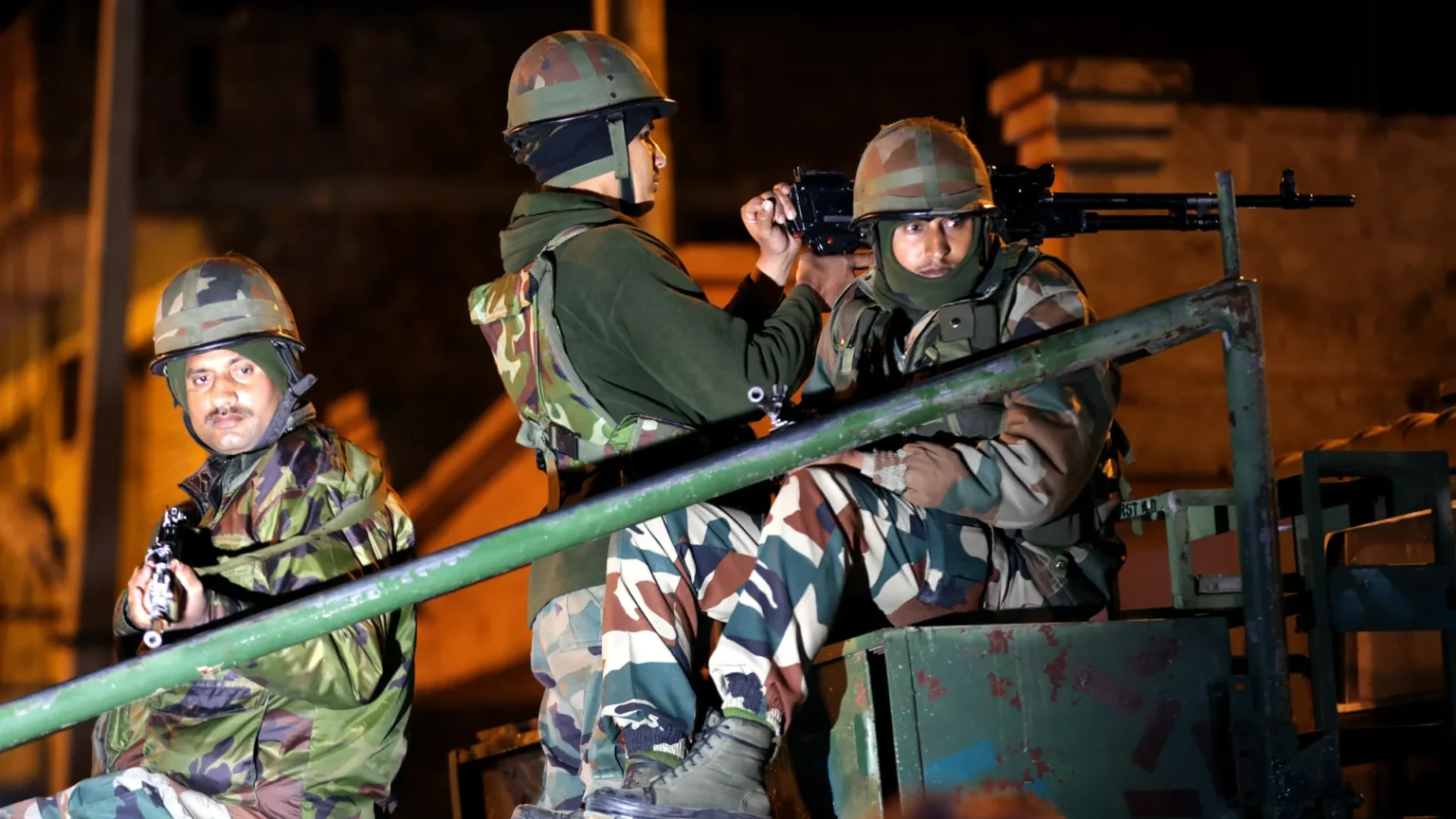 Three Indian soldiers killed by suspected rebels in IIOJK kashmir