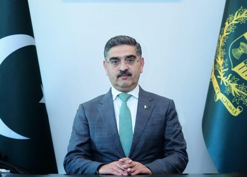 Caretaker PM Kakar distributes cheques among families affected in Jaranwala incident