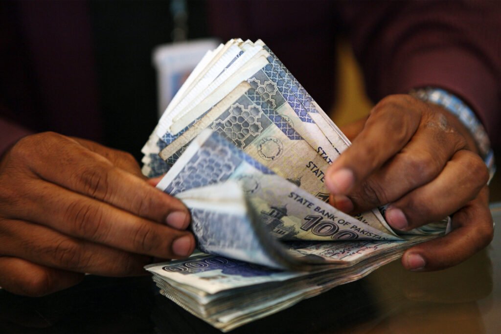 Pakistani Rupee (PKR) Emerges as September’s Top-Performing Currency: Bloomberg Report