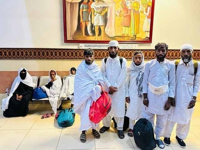 FIA arrests travel agent for providing Umrah visas for begging