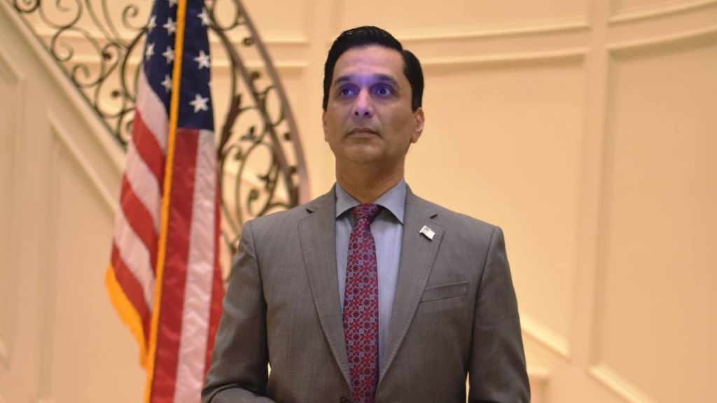 Imran’s ex-aide joins PM Kakar’s cabinet as Special Assistant on Investment