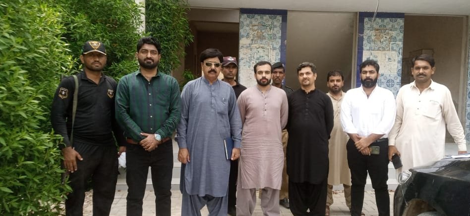 SHCC Larkana HIV Outbreak Control Operations against Quacks to continue in Larkana Division