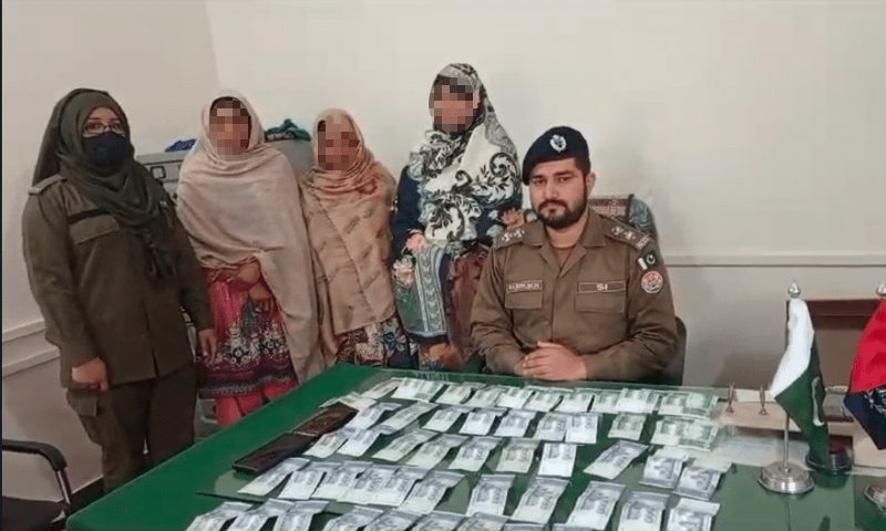 Police Bust ‘Lady Gang’ Involved in Theft on Metro Bus Service