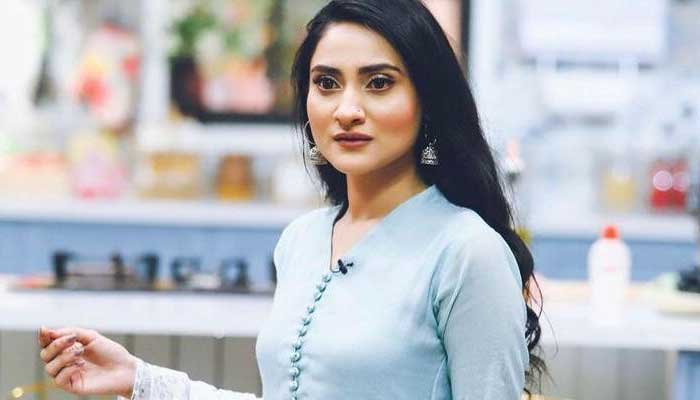 TV Star Sana Askari Falls Victim to Online Scam: Losing Money in High-End Bag Purchase Gone Wrong