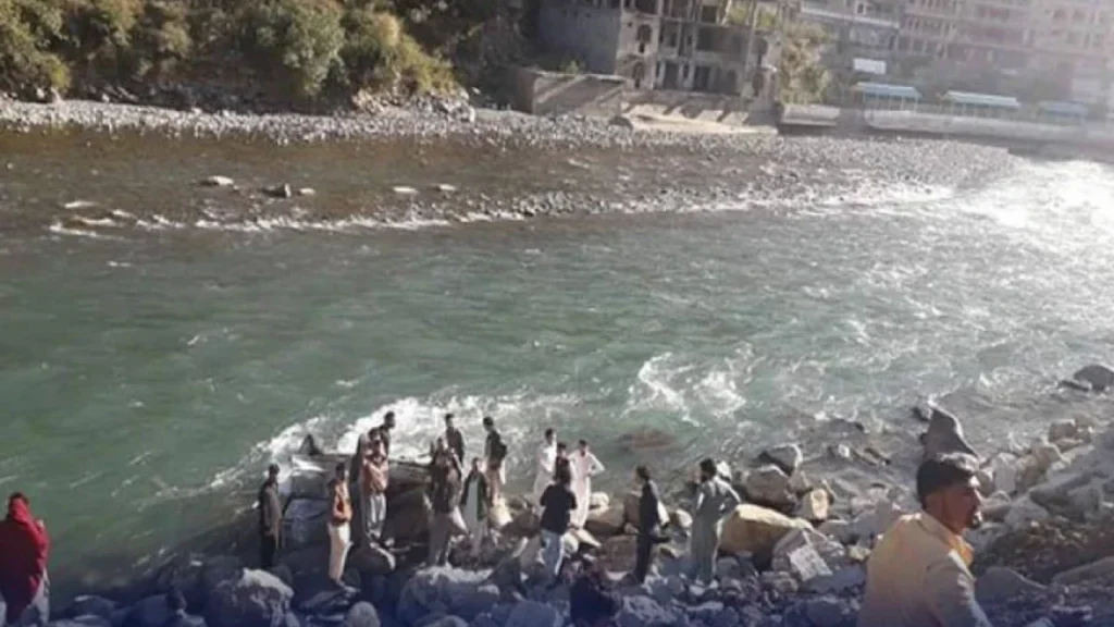 Fatal Incident in Kalam: Three Tourists dead, 20 Injured as Vehicle Plunges into Ditch