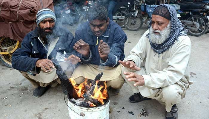 Karachi Shivers as Coldest Night of 2024 Grips the City