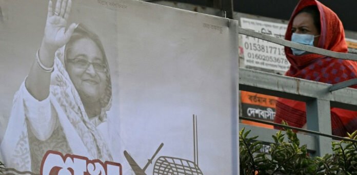 Bangladesh Holds Vote with No Opposition Presence