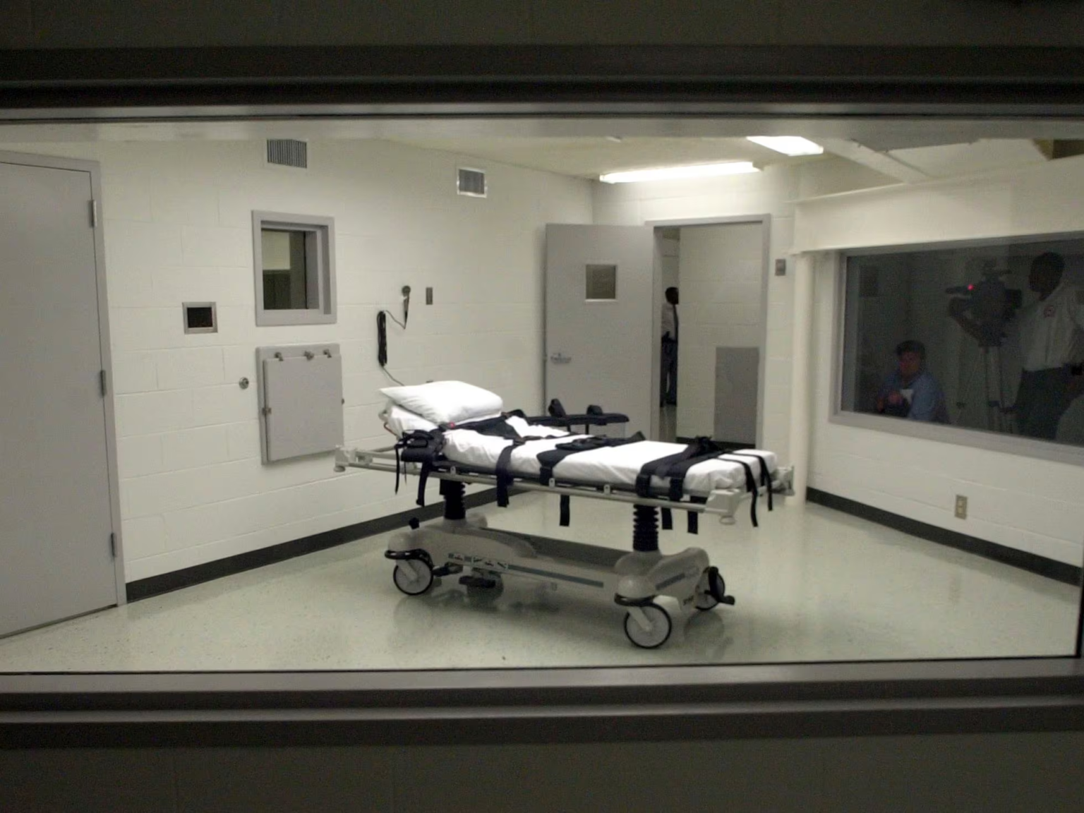 Alabama Executes Convicted Murderer Using Nitrogen Gas in Landmark Procedure