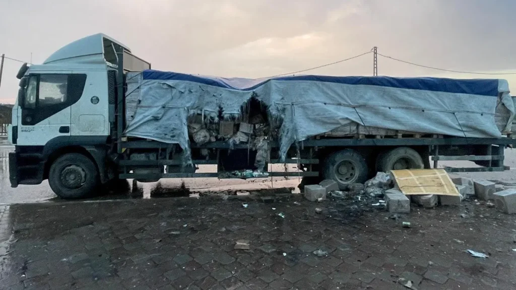 Israel Prohibits UNRWA Aid Trucks from Entering Northern Gaza Amidst Ongoing Assaults